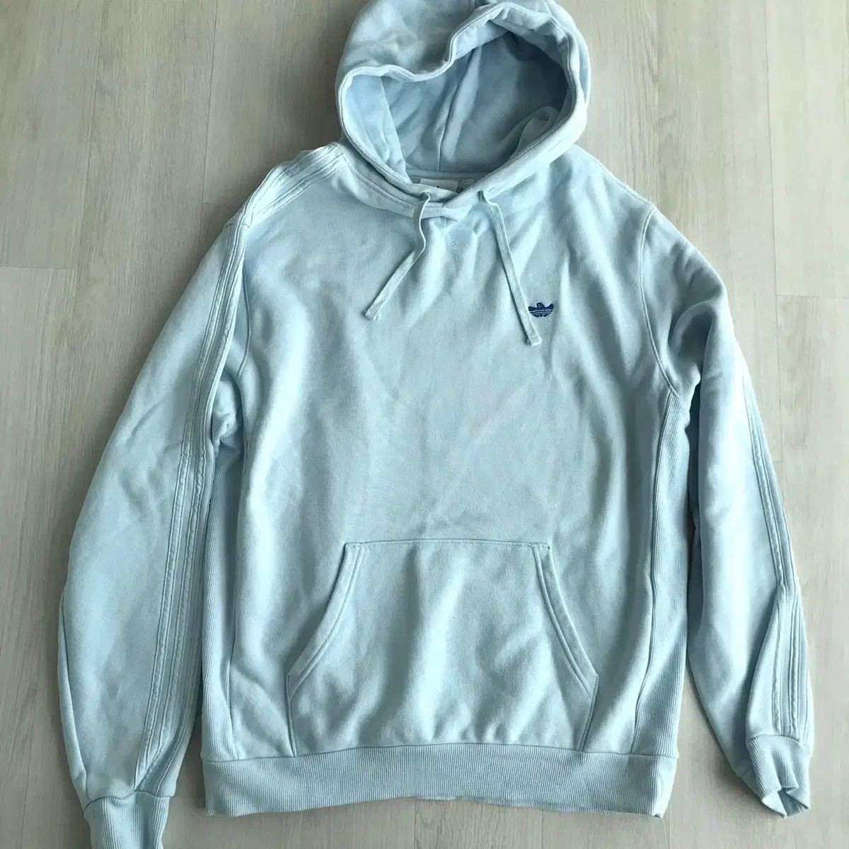 アディダス マークゴンザレス ワットイットイズント フーディー スカイブルー スポーティー ヴィンテージ 必須アイテム