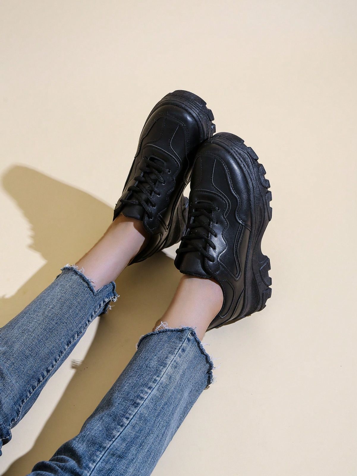【✩】ファッショナブルな厚底の高さの強化女性の靴、百 レディースの厚底通気性ホワイトスニーカー、ファッショナブルで