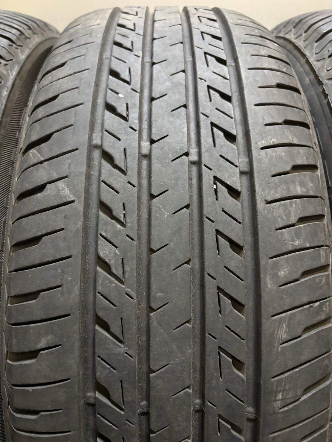 215|60R17 SEIBERLING