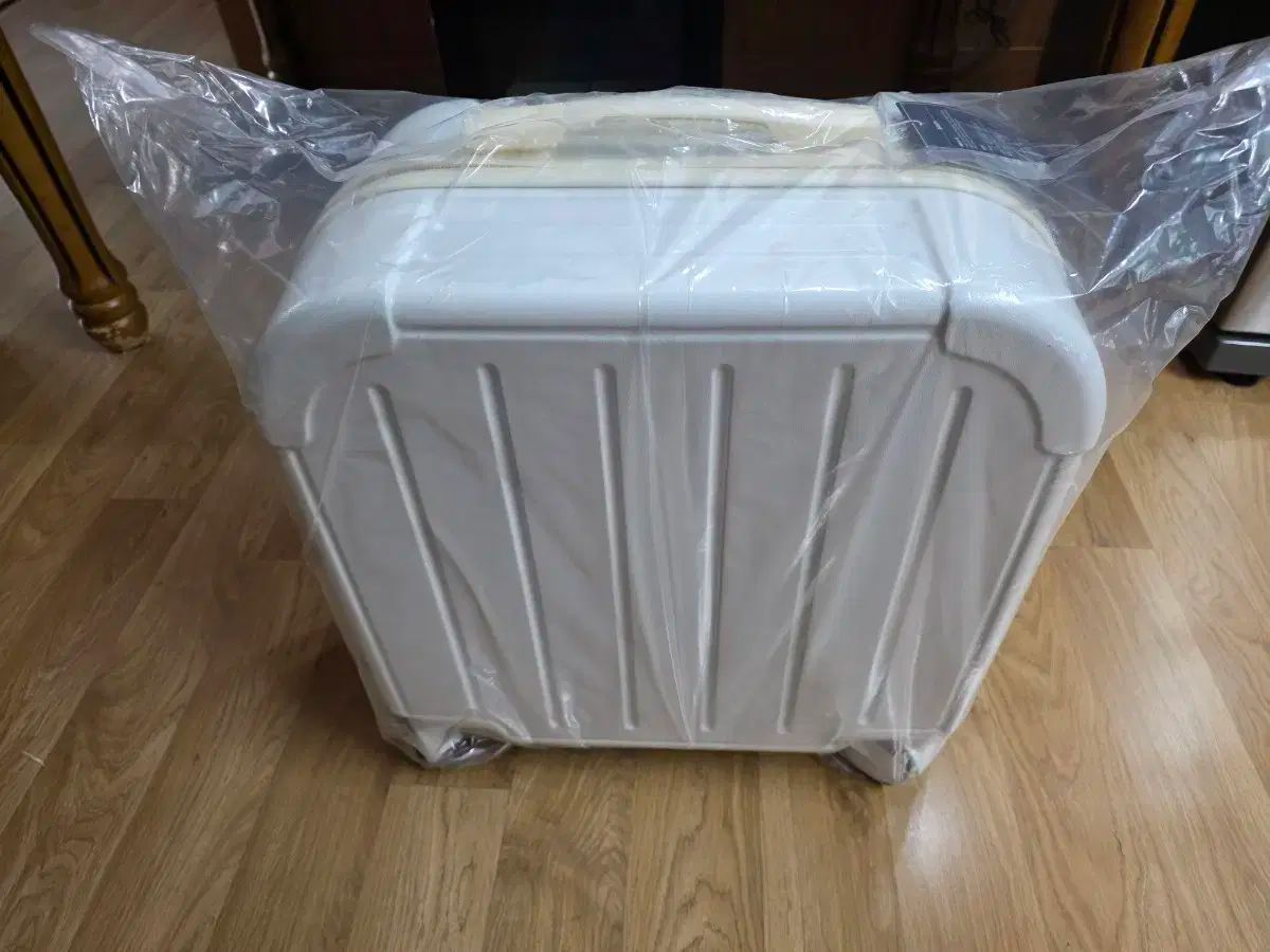 ベンソニック Twinkle 18インチ アイボリー キャリアー