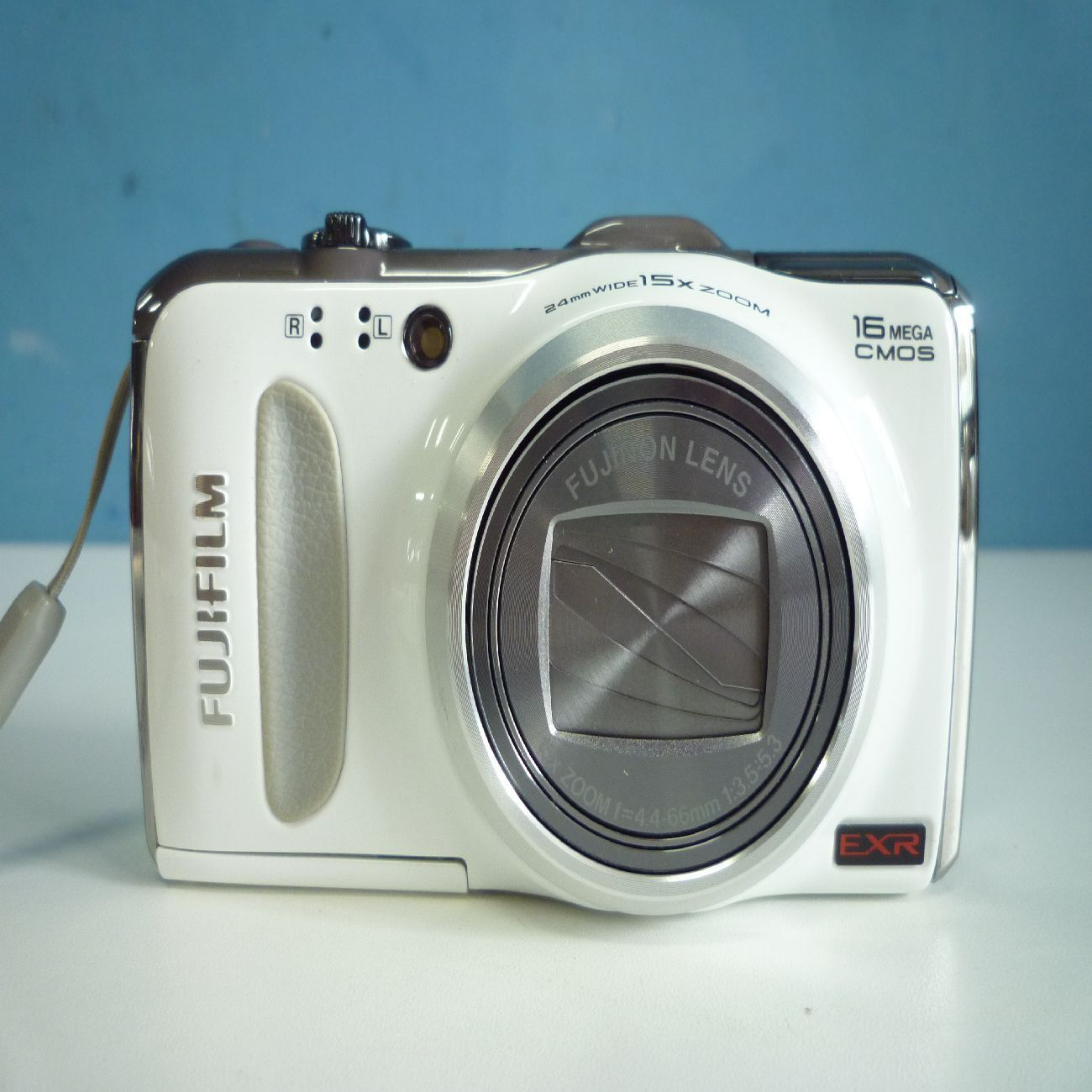 FINEPIX F600EXR ホワイト 動作良好