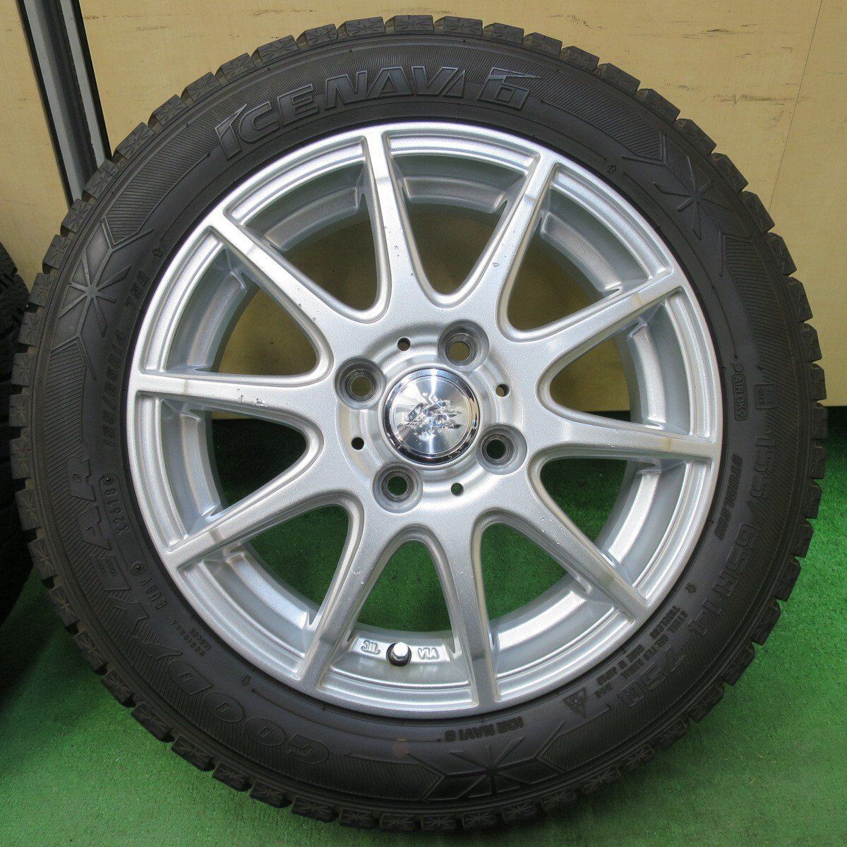 14インチ スタッドレスタイヤホイールセット バリ溝 2024年式 美品