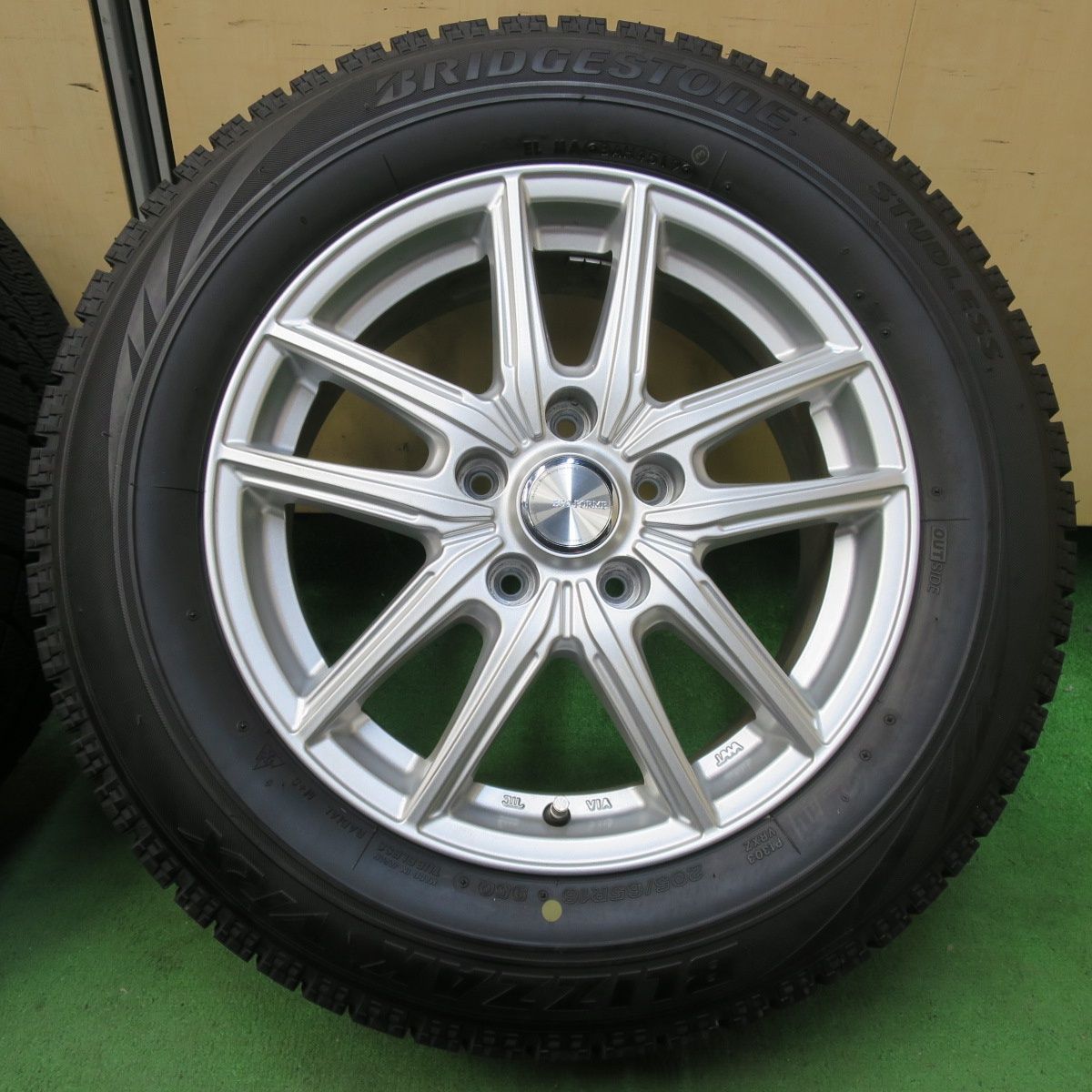 バリ溝！22年！9分☆スタッドレス 155/65R14 ダンロップ