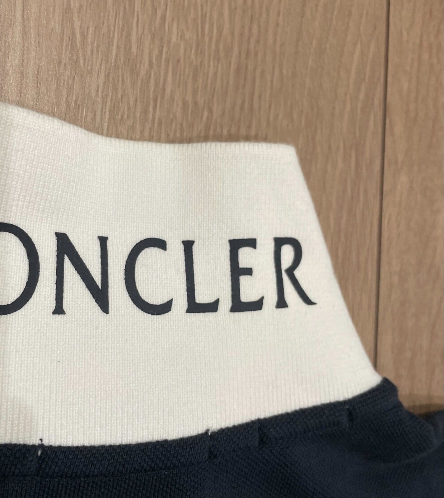 モンクレール　襟裏ロゴ　ポロシャツ　Ｓ ネイビー　国内正規品 美品】 モンクレール ポロシャツ S ネイビー メンズ 確実正規品