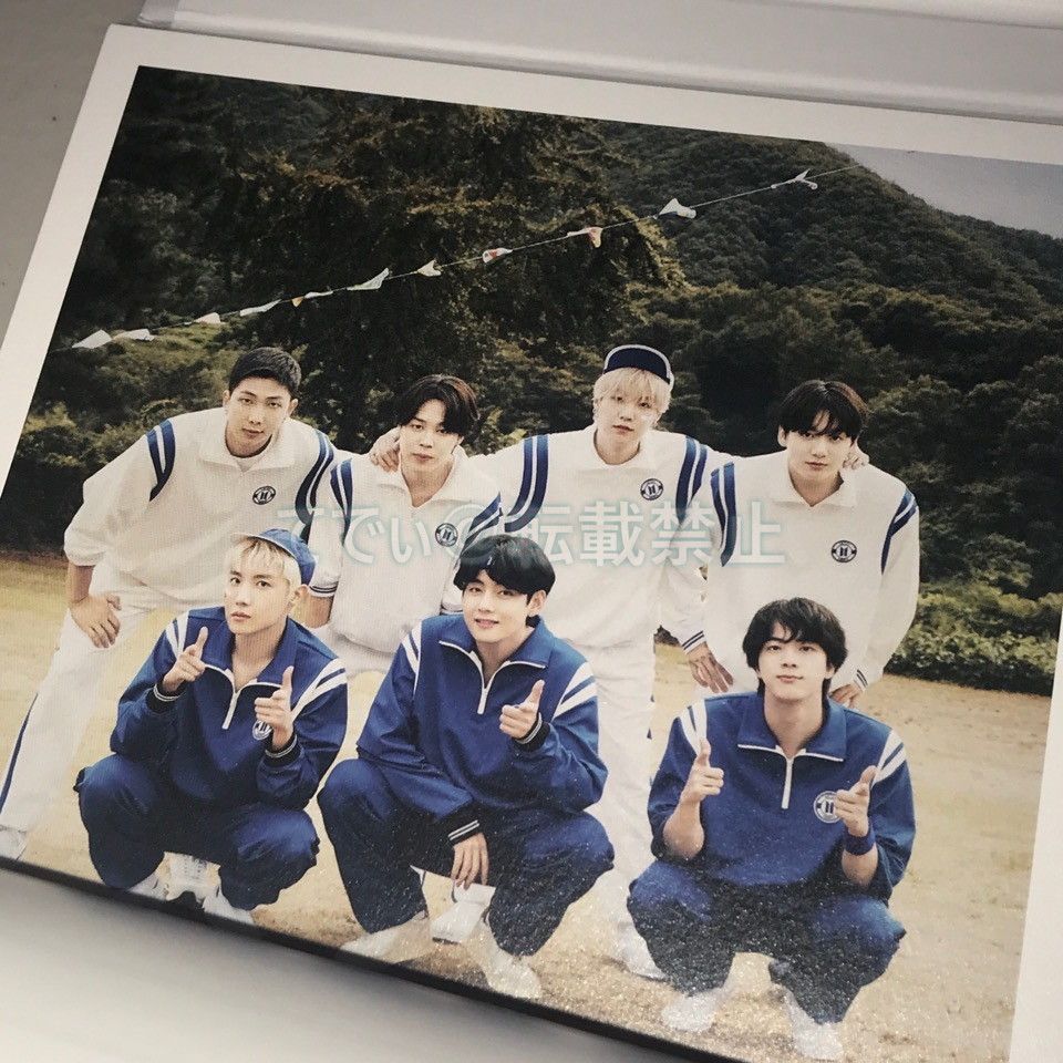 BTS 直筆サイン「Us, Ourselves, & BTS 'We'」 - メルカリ