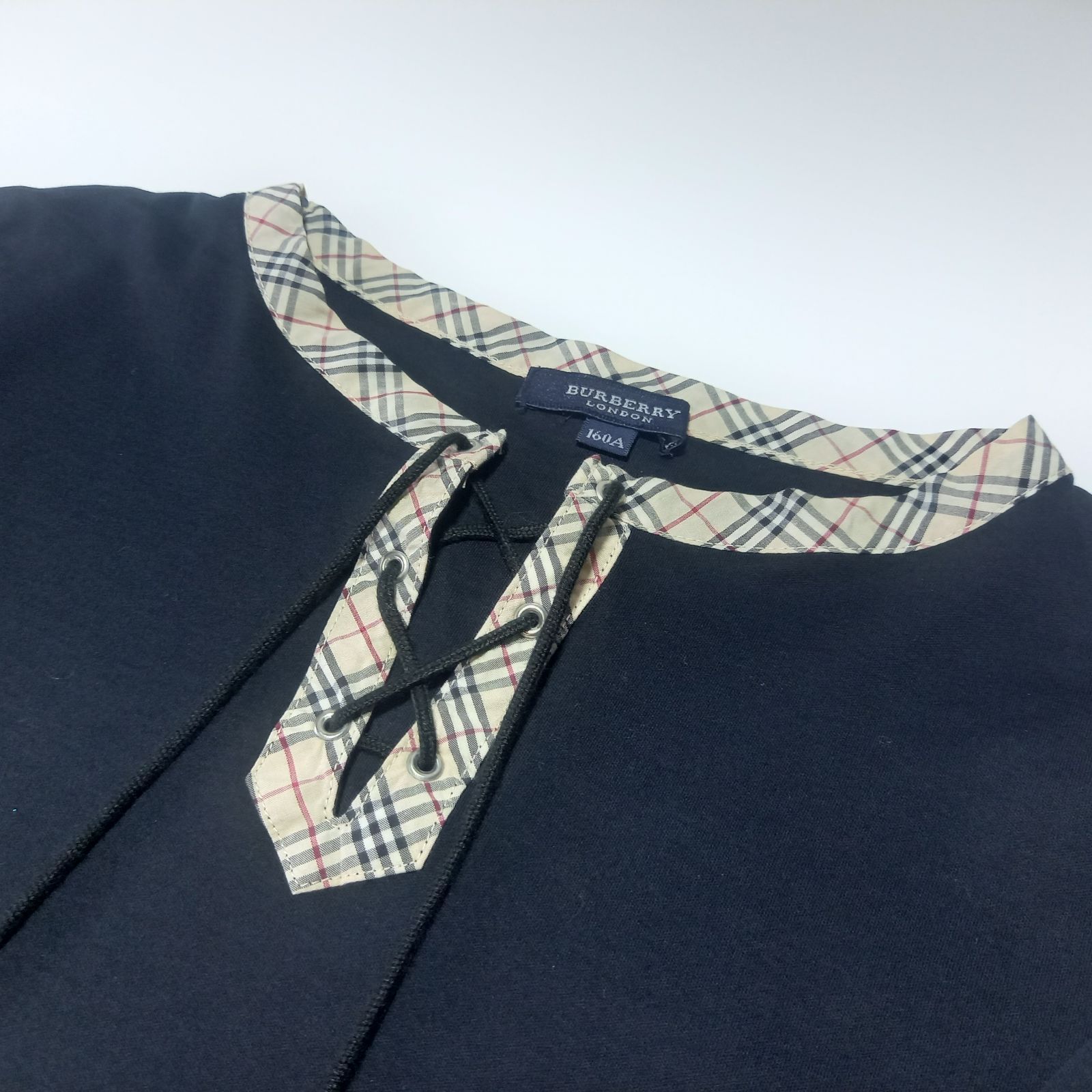 極美品　BURBERRY LONDON 長袖カットソー　ブラック　ノバチェック BURBERRY - BURBERRY LONDON 長袖カットソー ノバチェック 黒