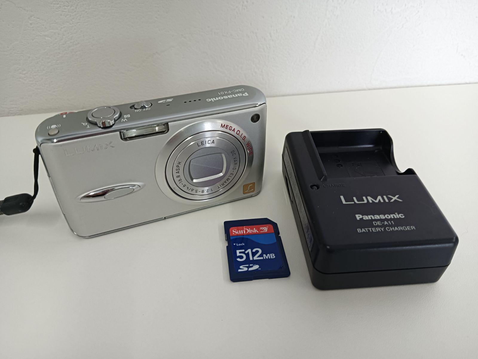 Panasonic DMC-FX01 LUMIX デジタルカメラ 【公式通販】