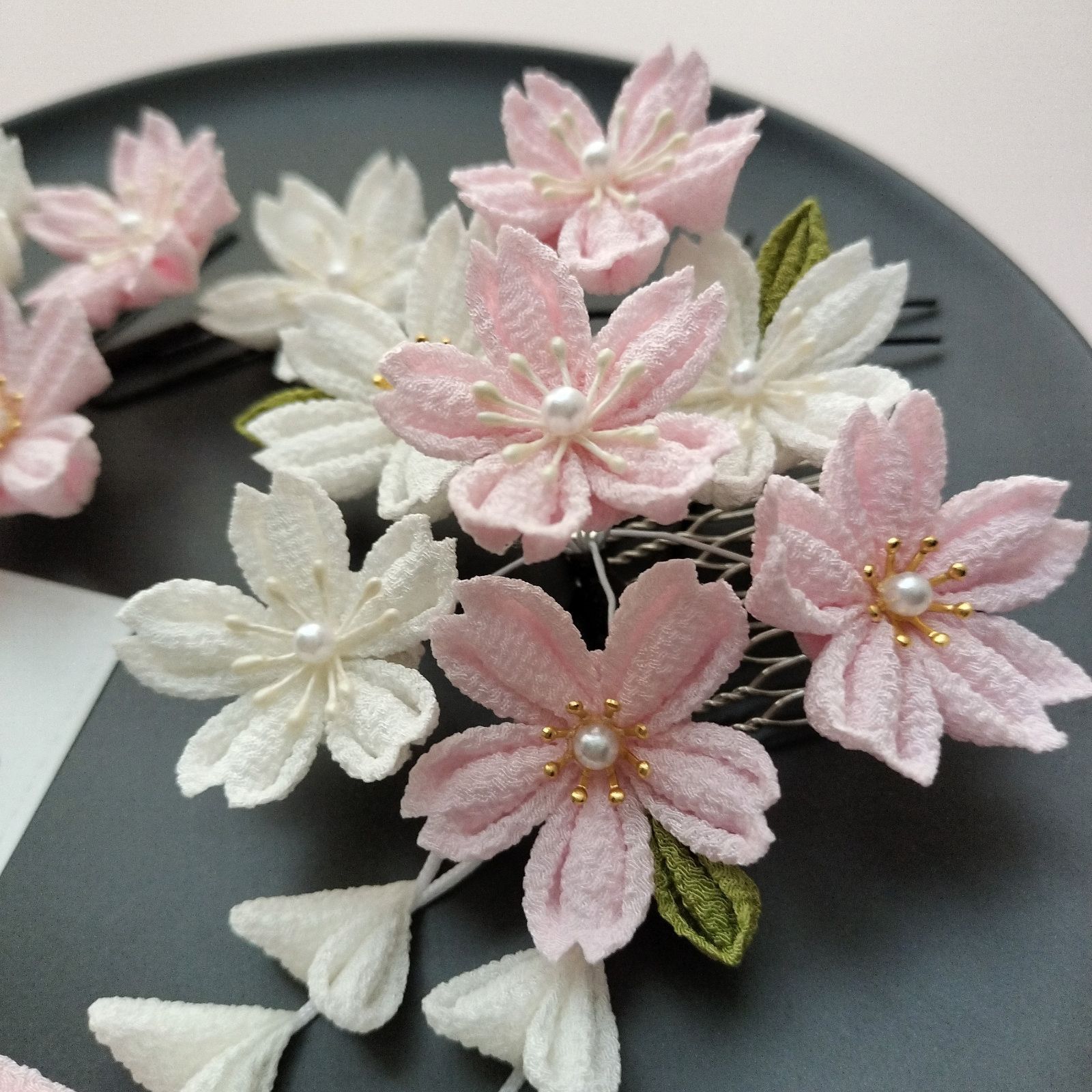 つまみ細工の髪飾り 桜 ピンク 成人式 卒業式 七五 【No.56】三 - メルカリ