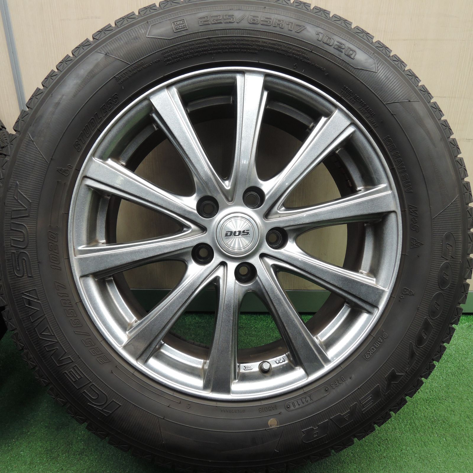 送料無料*バリ溝！9.5分☆スタッドレス 225/65R17 グッドイヤー アイス 