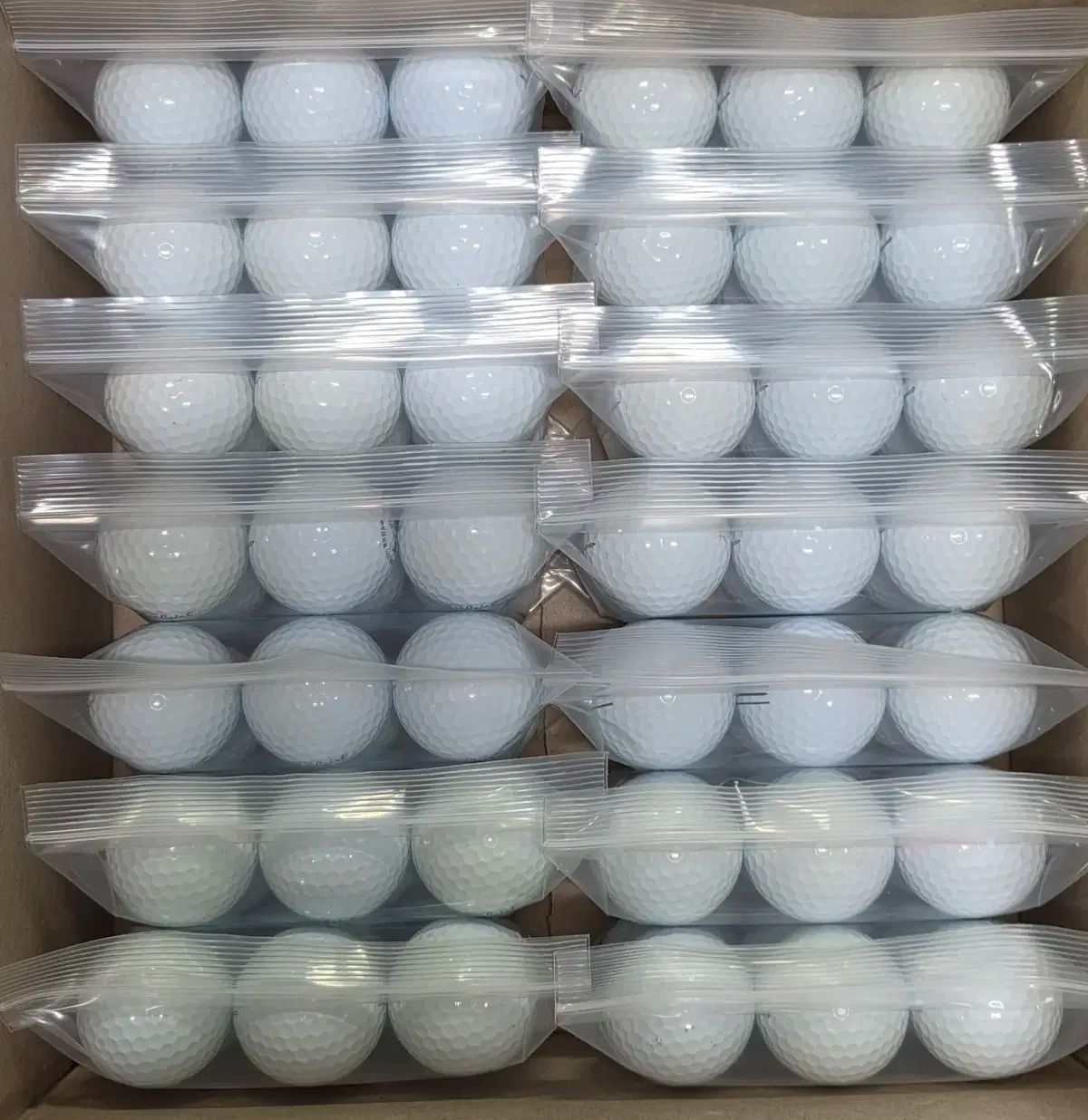 タイトリスト v1 白 ロストボール 3ピース 120球 ゴルフボール メルカリshop取引では対象外