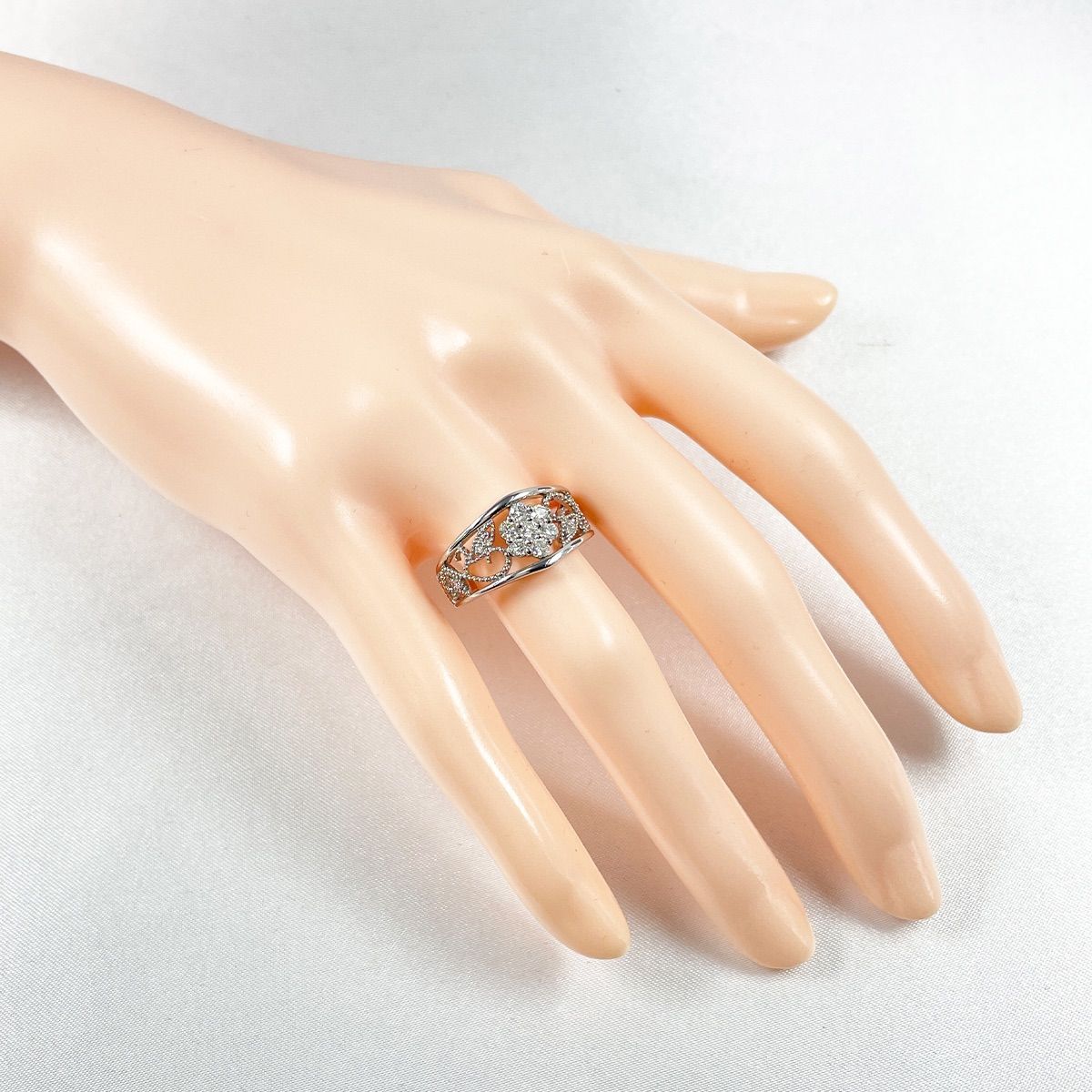 エステール 】Pt900 天然ダイヤモンド 0.31ct リング - メルカリ 