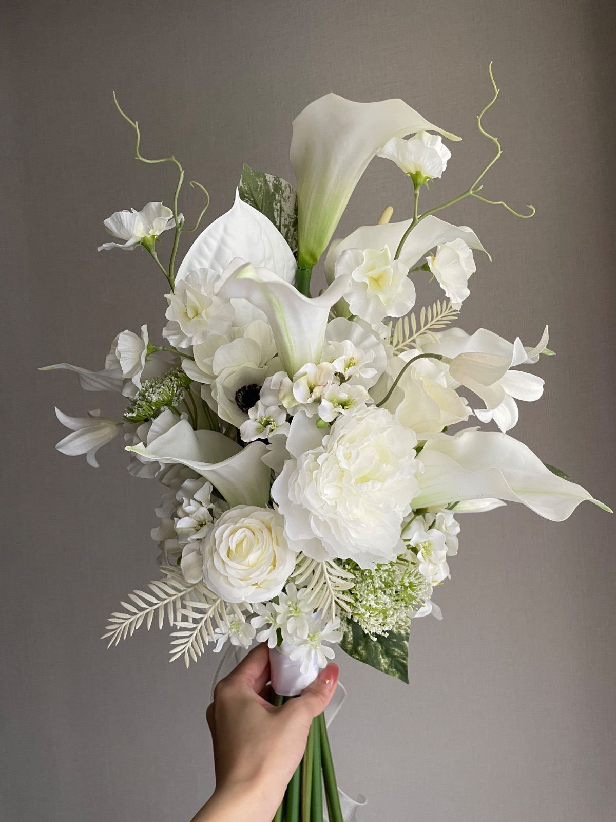 white×naturalgreen クラッチブーケ ウェディングブーケ ブートニア