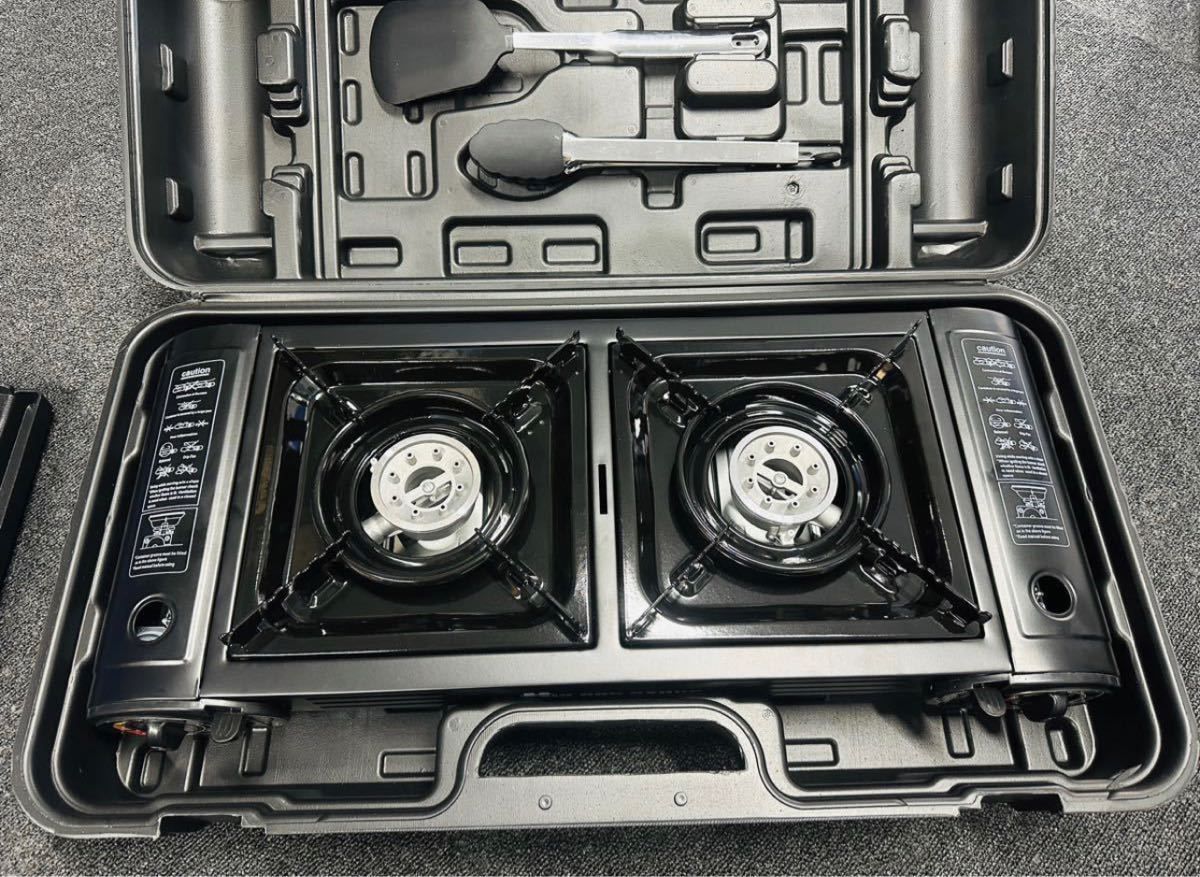 新型カセットストーブ カセットコンロ 耐荷重30kg 強火力2.5kW×2 強火力コンロ 防風 ガスボンベ式 2連 アウトドア屋外兼用 釣りやキャンプ バーバキューなどのアウトドアや車中泊などにも 持ち運びケース付き 薄型モデル - 2口型