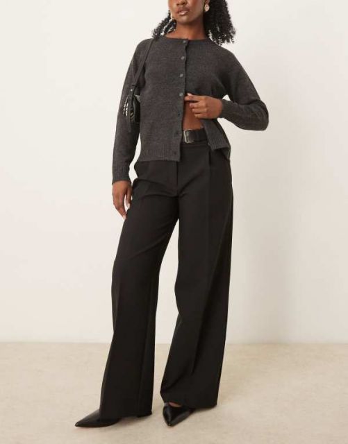 【送料無料】 マンゴ レディース カジュアルパンツ ボトムス Mango buckle waist straight leg pants in black Black