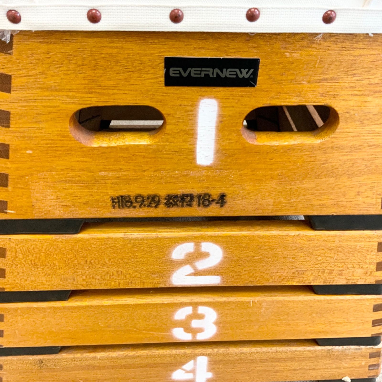 跳び箱（4段） エバニュー 小学校低学年用 EKF 309 【osw-074】 - メルカリ