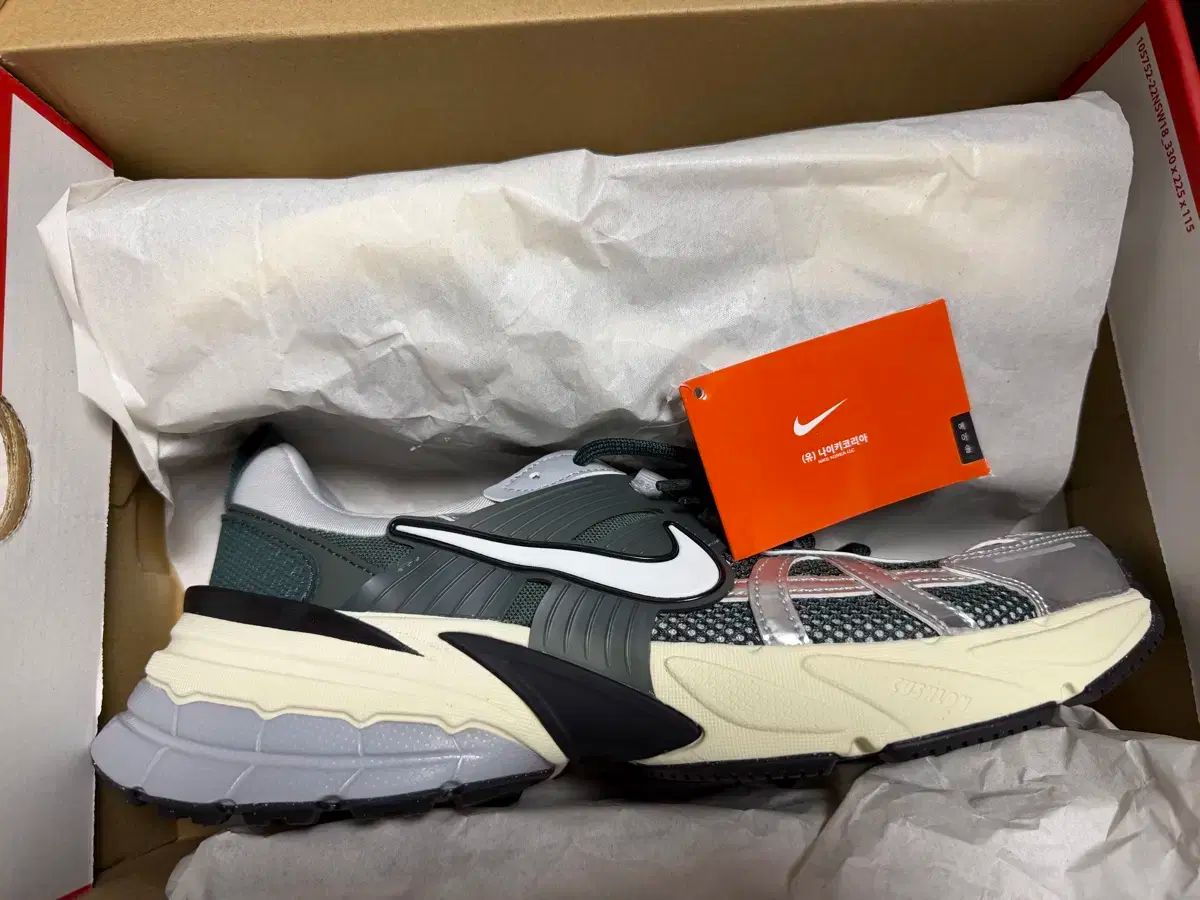 285 NIKE ナイキ V2K ラン ビンテージグリーン ランニングシューズ