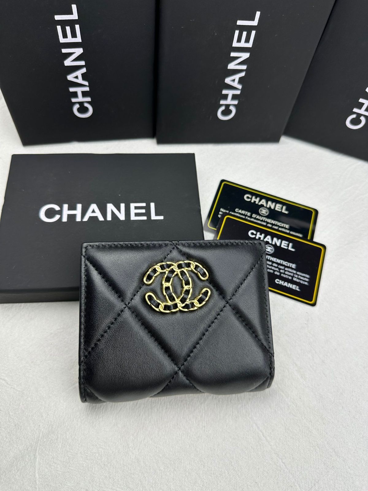 【美品】 シャネル 二つ折り財布 2つ折りCHANEL財布