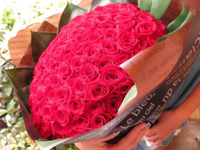 赤バラ 108本 プリザーブドフラワー 赤バラ 花束 赤バラ108本使用 プリザーブドフラワー 花束 枯れずにいつまでもキレイな赤バラ ◆誕生日プレゼント 成人祝い 記念日の贈り物におすすめのフラワーギフト STEELWINDOWSANDDOORS_COM