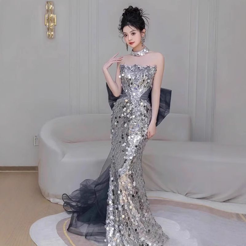 ウェディングドレス レディース キラキラ シルバー 2025 ストラップレス マーメイド ウエディングドレス 披露宴 パーティードレス MAAHADDERANG_COM