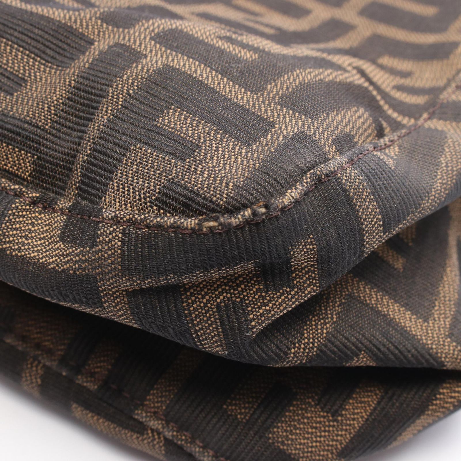 フェンディ FENDI ショルダーバッグ マンマバケット ズッカ 26325