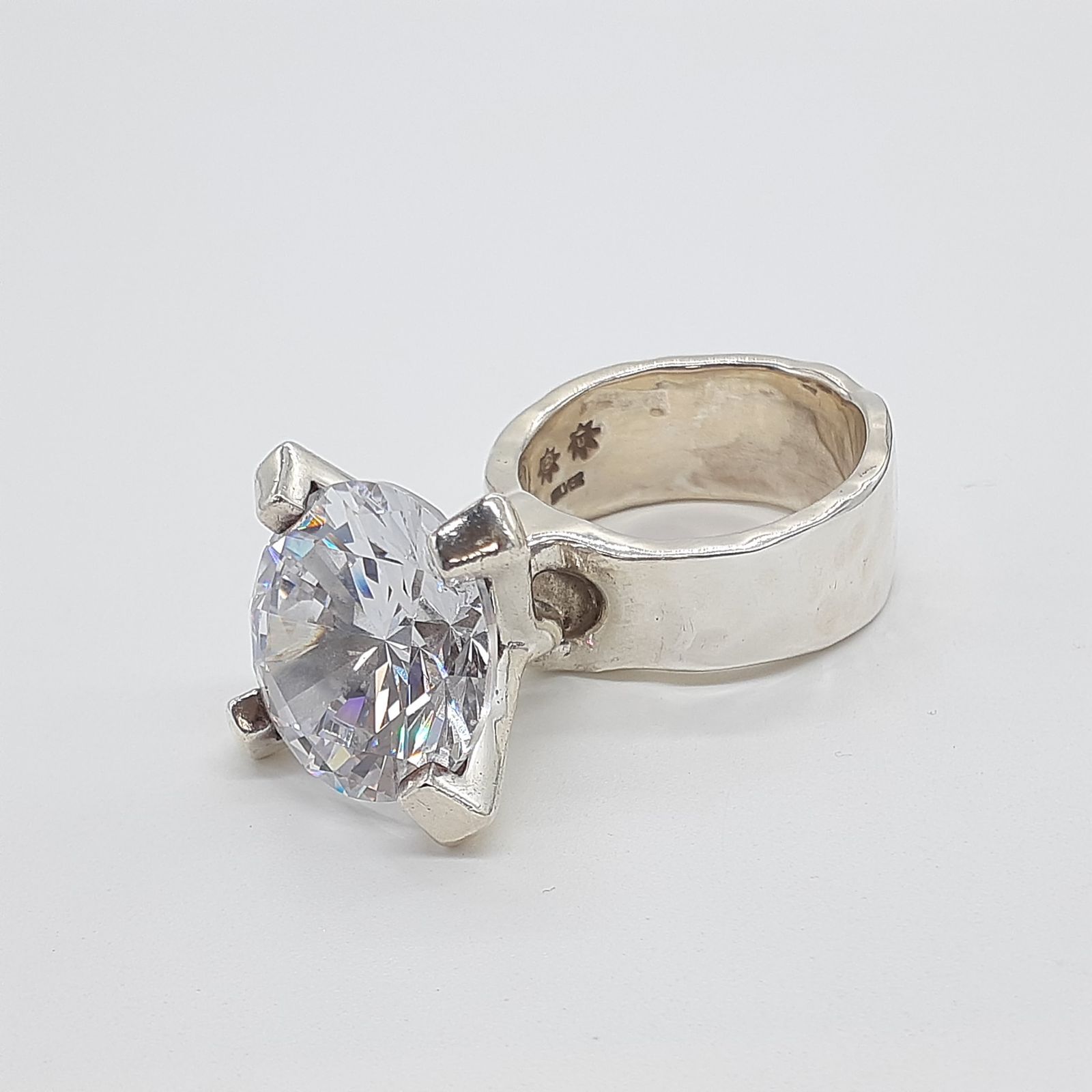 e.m. イーエム リング SILVER 925 ゆれるジルコニア シルバー 0001