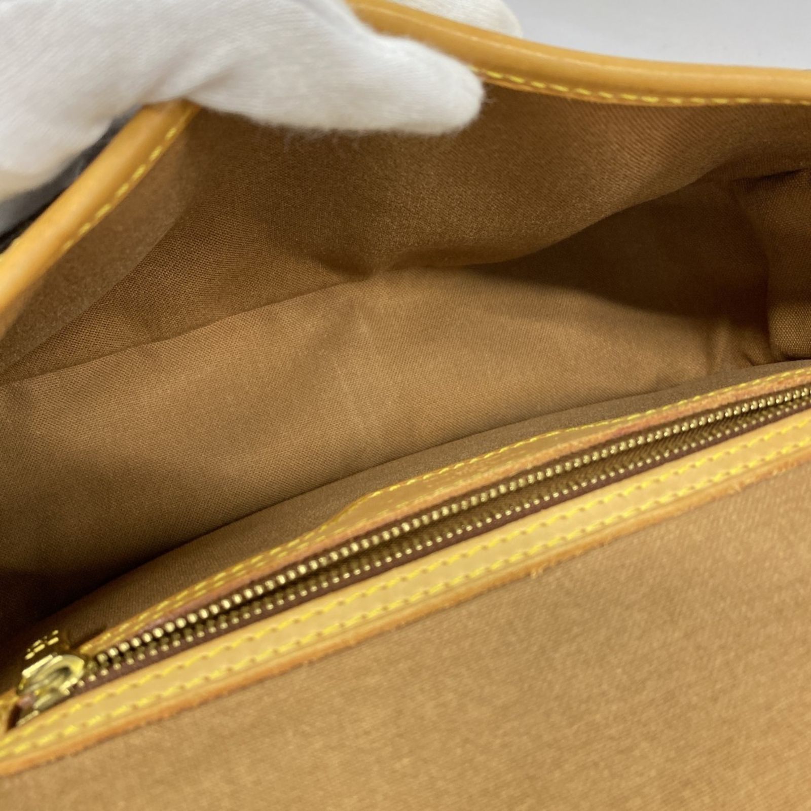 ルイ・ヴィトン モノグラム ソローニュ ショルダーバッグ M42250 LOUIS VUITTON ルイヴィトン M42250 ソローニュ ショルダー