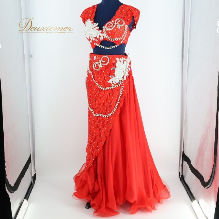 ベリーダンス オリエンタル 衣装 上下セット レディース レッド系 赤 真っ赤 シルバー ラインストーン ラメ 装飾 舞台 発表会 イベント コスチューム ゴージャス セットアップ ダンス衣装 ベリーダンス衣装 おしゃれ ステージ衣装