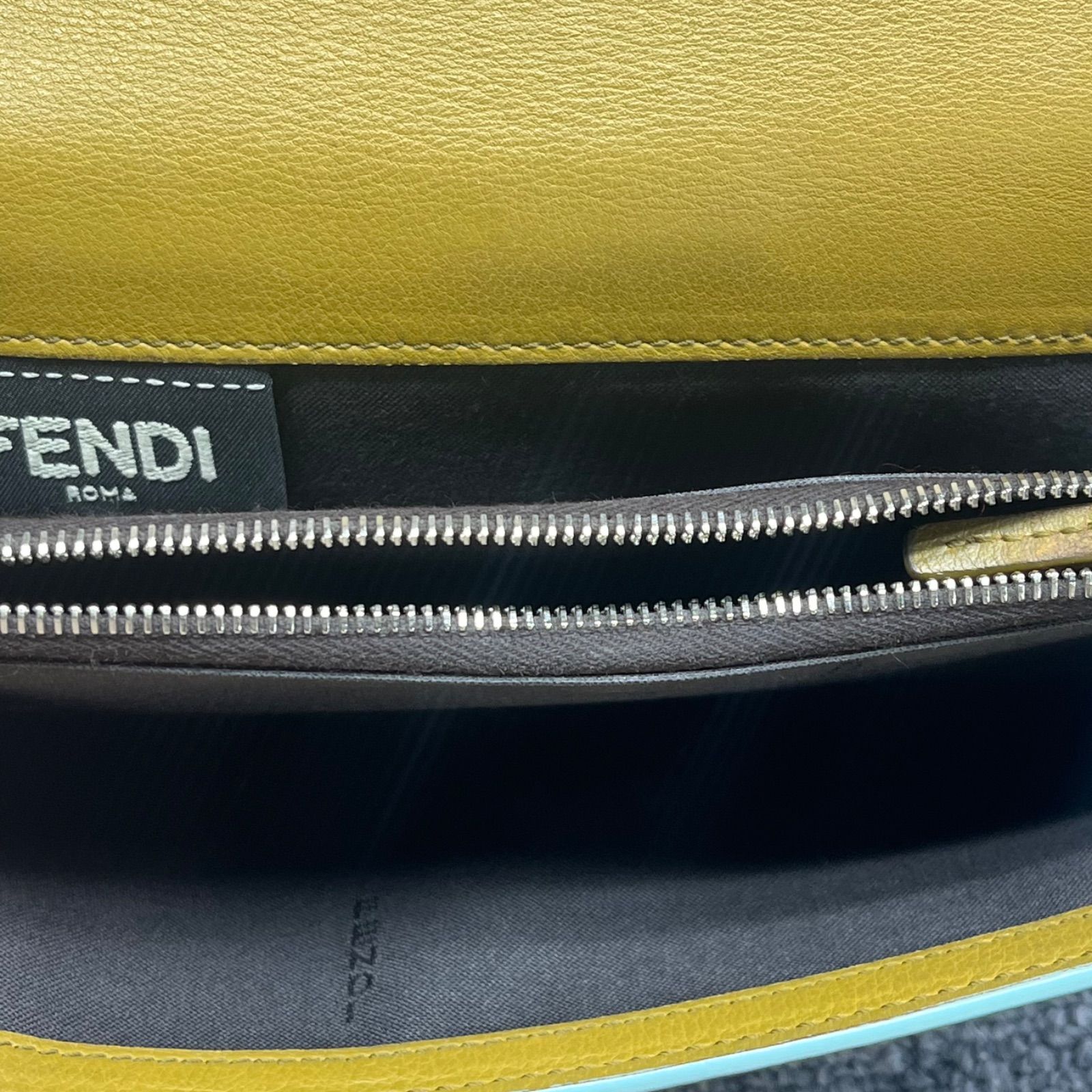 フェンディ FENDI ピーカブーコンチネンタルウォレット 三つ折り財布