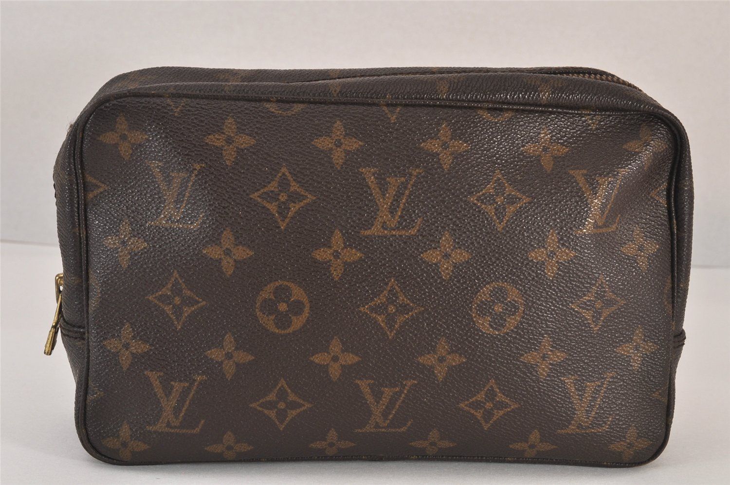 LOUIS VUITTON ルイヴィトン モノグラム トゥルース トワレット