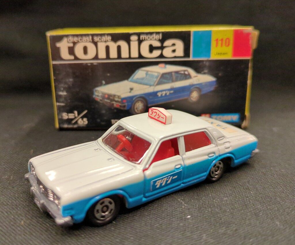 トミー トミカ黒箱日本製 トヨタ クラウンタクシー　白青 安全灯タクシー 110 トミー トミカ黒箱日本製 トヨタ クラウンタクシー/白青 安全灯