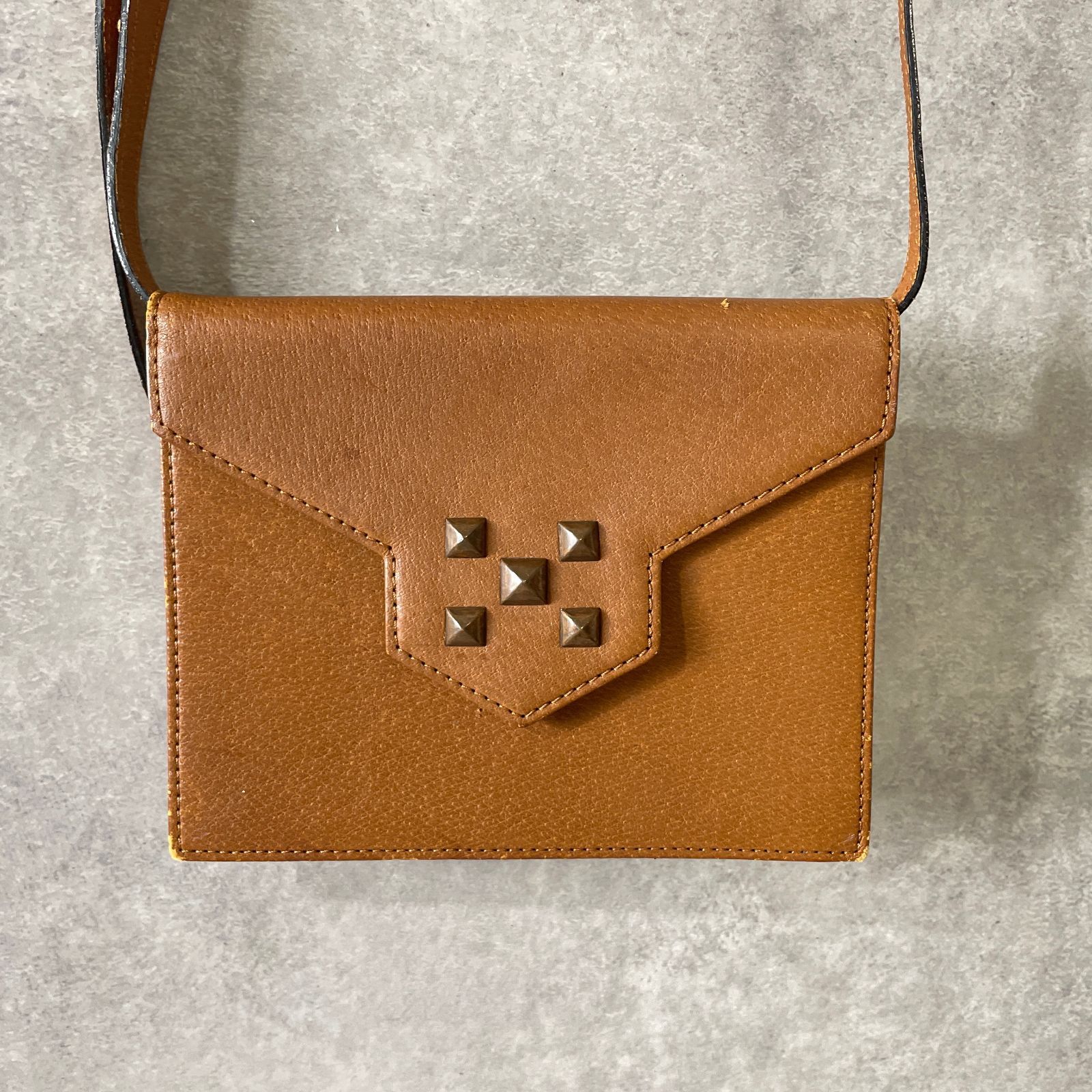 Yves Saint Laurent ヴィンテージ スタッズ装飾 レザー ショルダー 