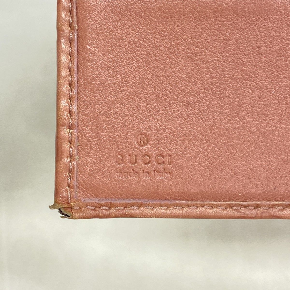 ピンク ゴールド金具