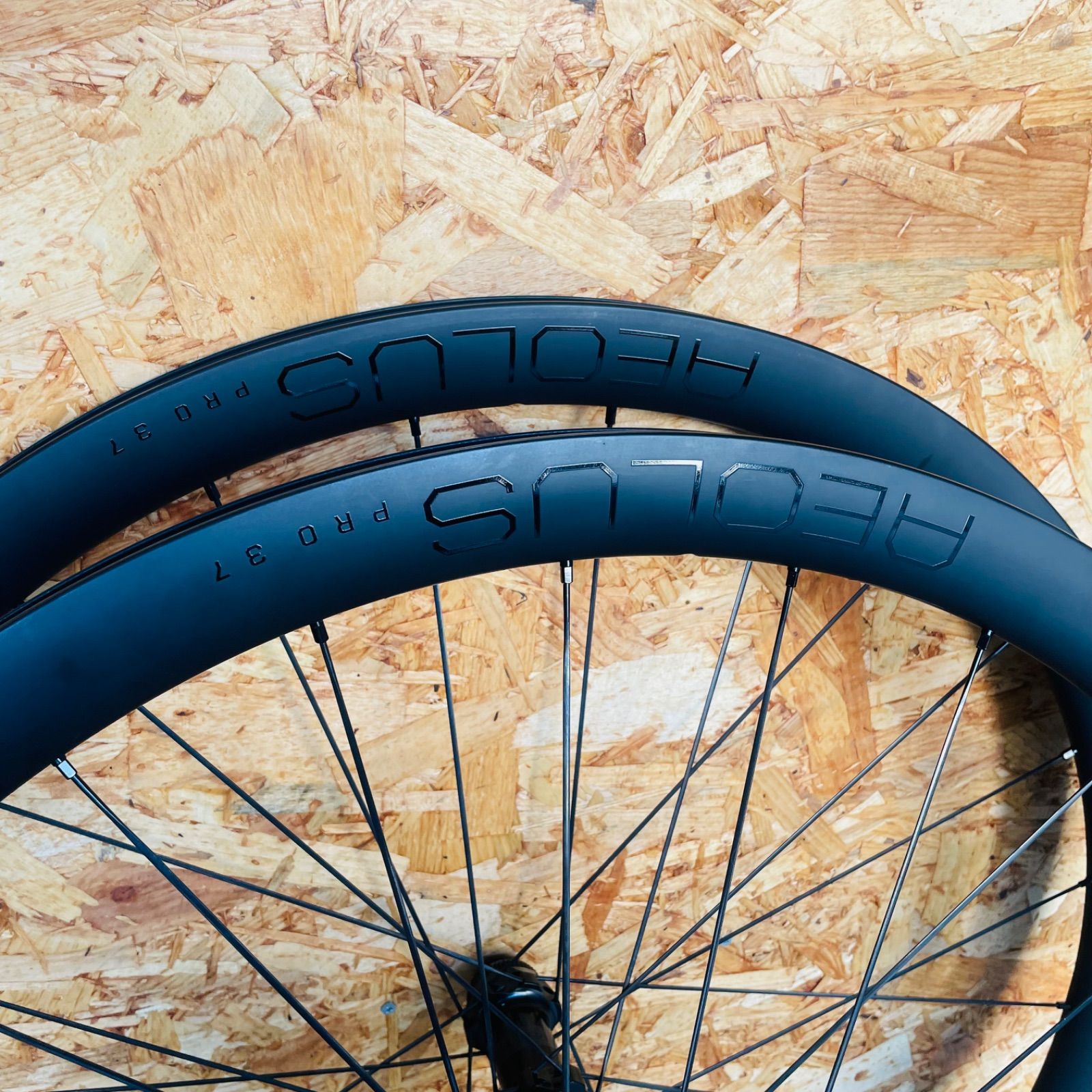 手渡可】ボントレガー Aeolus Pro 37 TLR ディスクホイール 手渡可