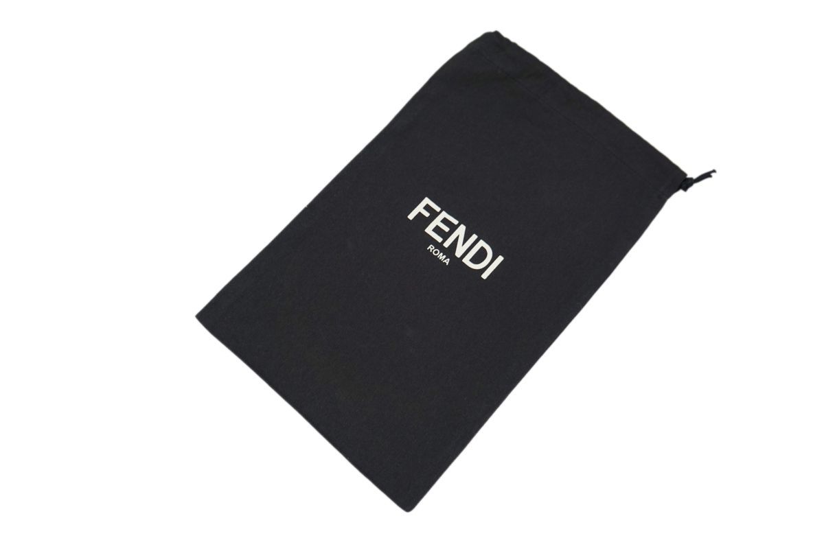 FENDI フェンディ ニット キャップ ニット帽 帽子 ロゴ ボーダー