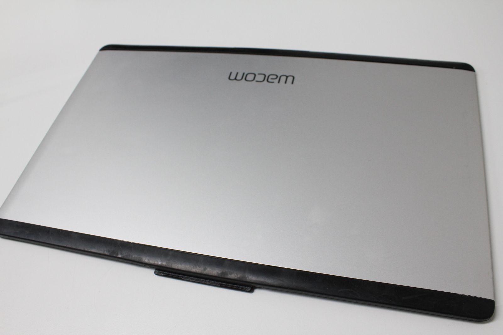 Wacom Cintiq 13HD 13.3型 DTK1300K0 Wacom Cintiq 13HD 13.3