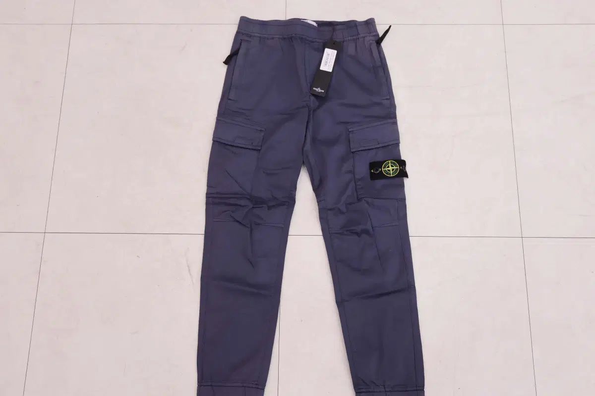 STONE ISLAND ストーンアイランド ジュニア カーゴパンツ 761630812 v0028 サイズ 8 S グレード