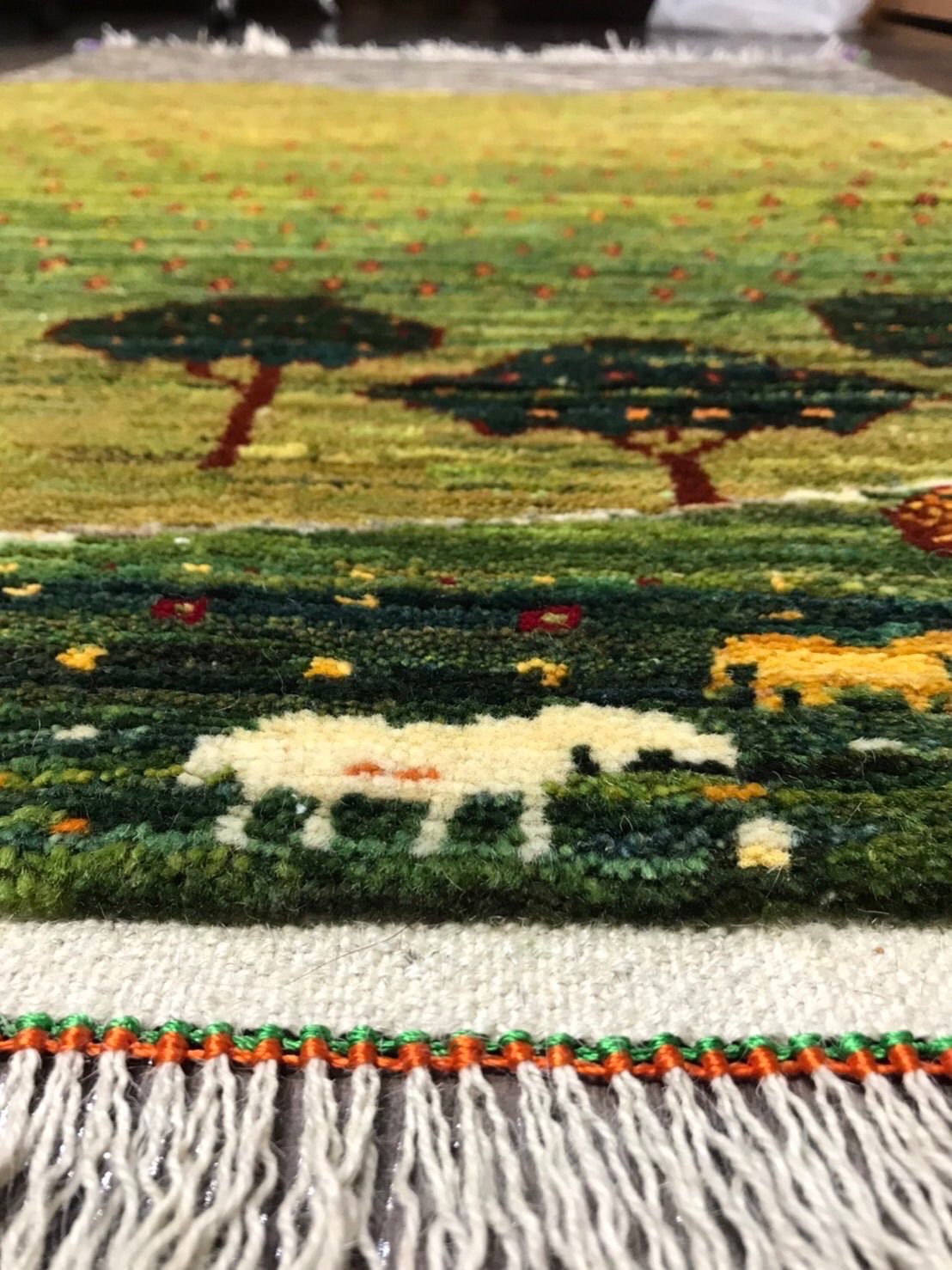 新品ペルシャ絨毯 手織り リズギャッベ ナチュラル 生命の木 鹿 花