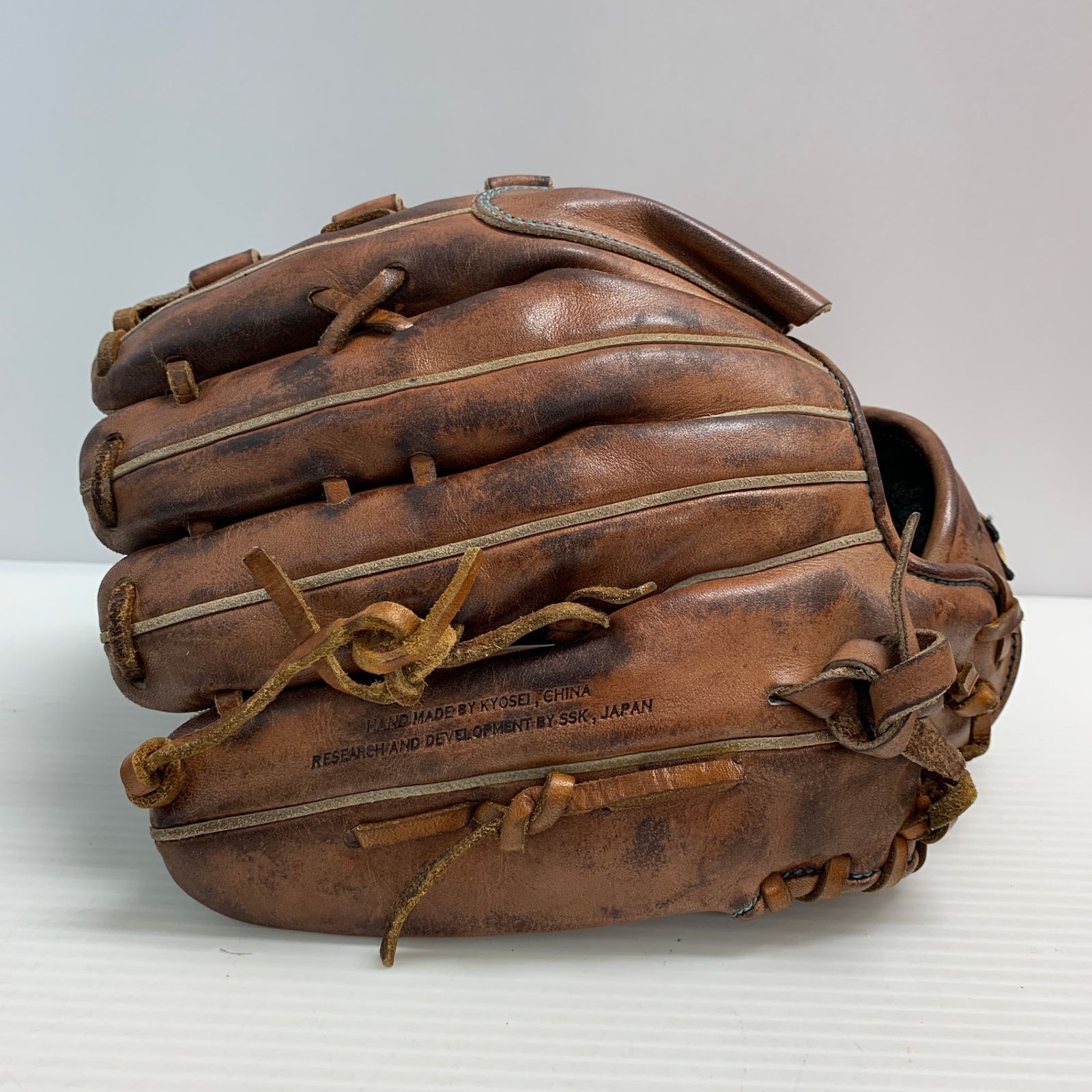 本日限定全品送料無料！ エスエスケイ SSK プロエッジ 硬式 大人 一般 投手用 グローブ ピッチャー グラブ 右投げ PEK813-7S 品 野球 6277