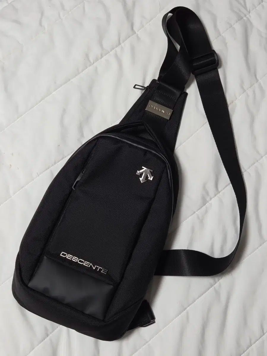 DESCENTE デサント スリングバッグ