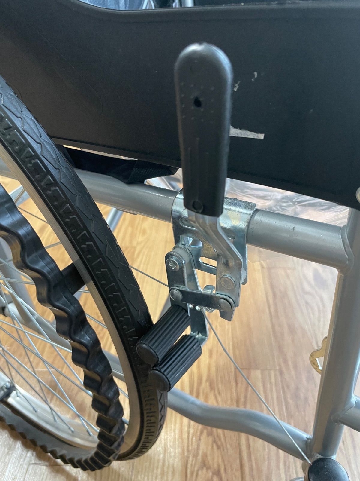 介助ブレーキ付 ノーパンクタイヤ