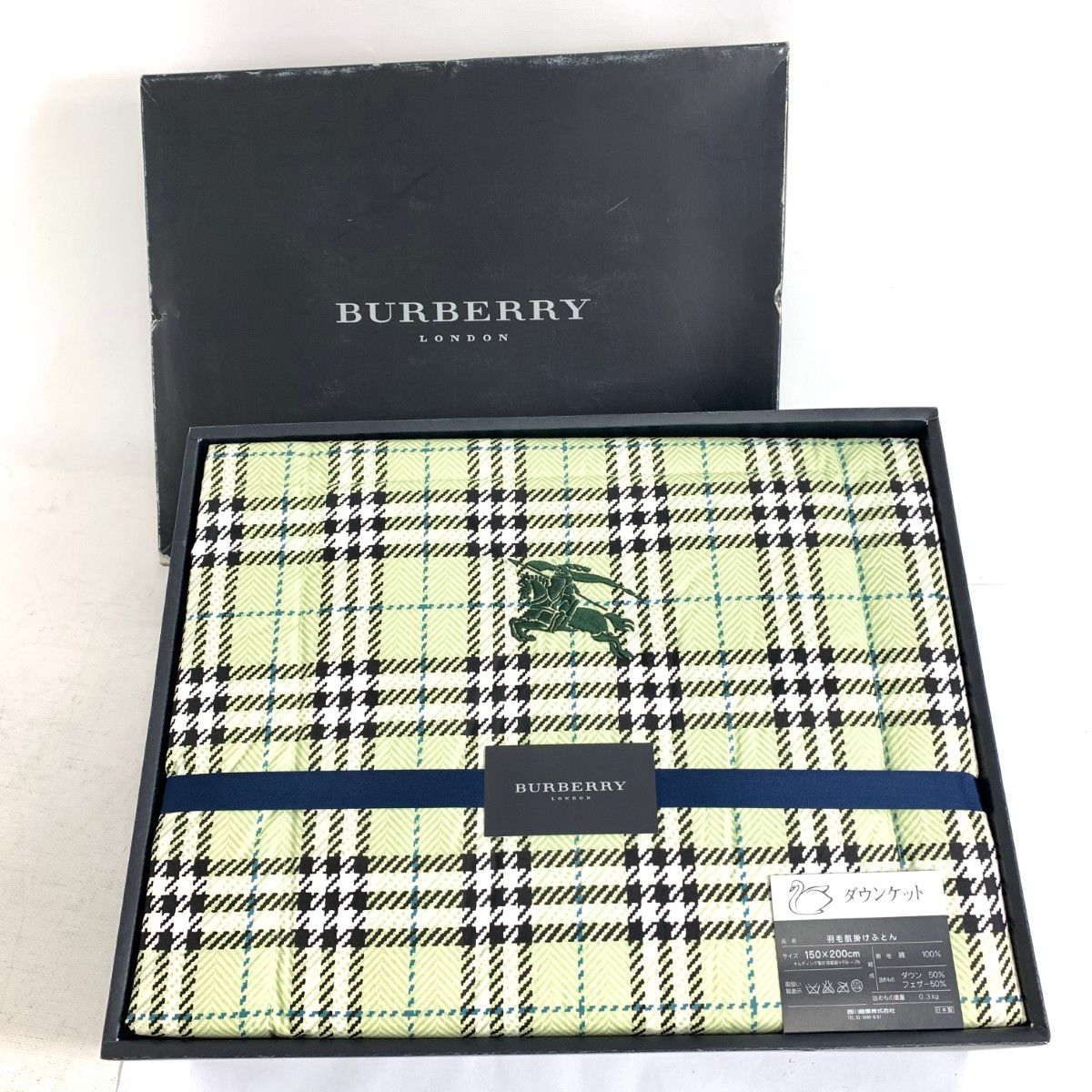 BURBERRY LONDON　ノバチェック　ロゴボタン　中綿　フードジャケット BURBERRY LONDON ノバチェック ロゴボタン 中綿 フードジャケット