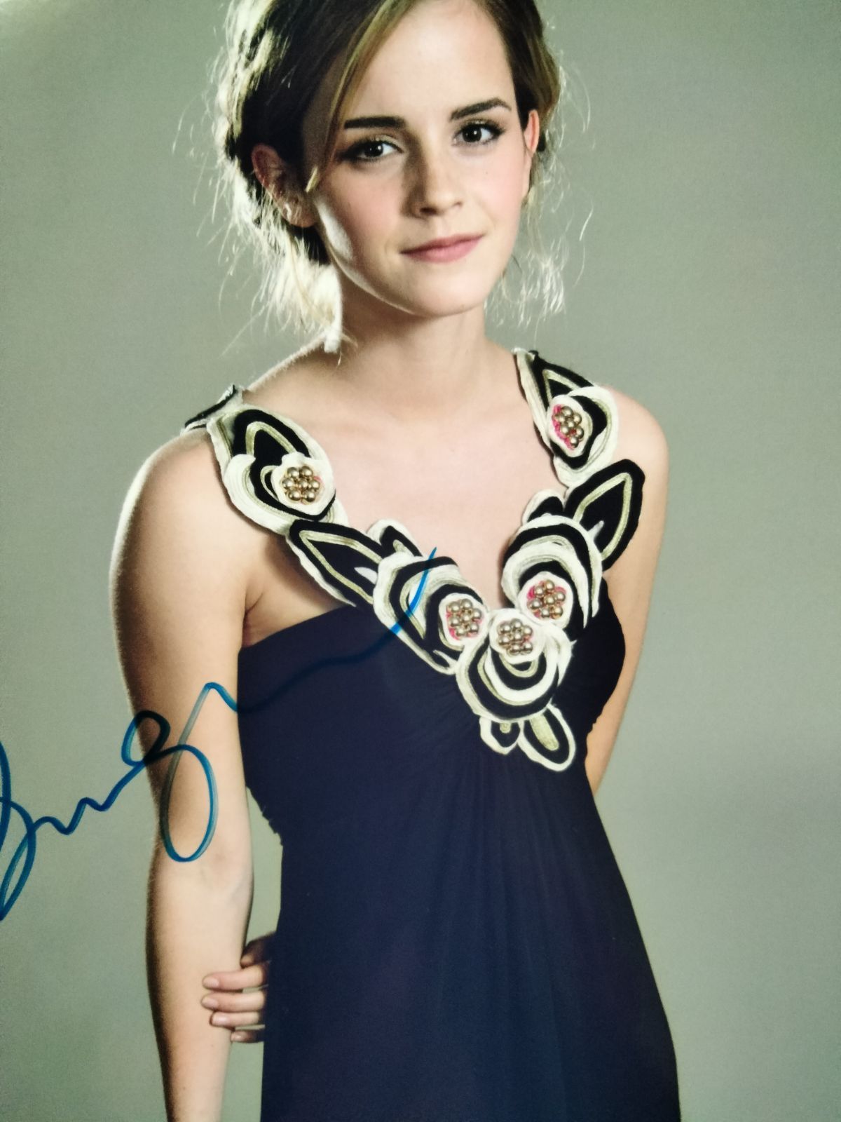 日本国内純正品 エマ・ワトソン直筆サイン入り超 大型写真…Emma Watson