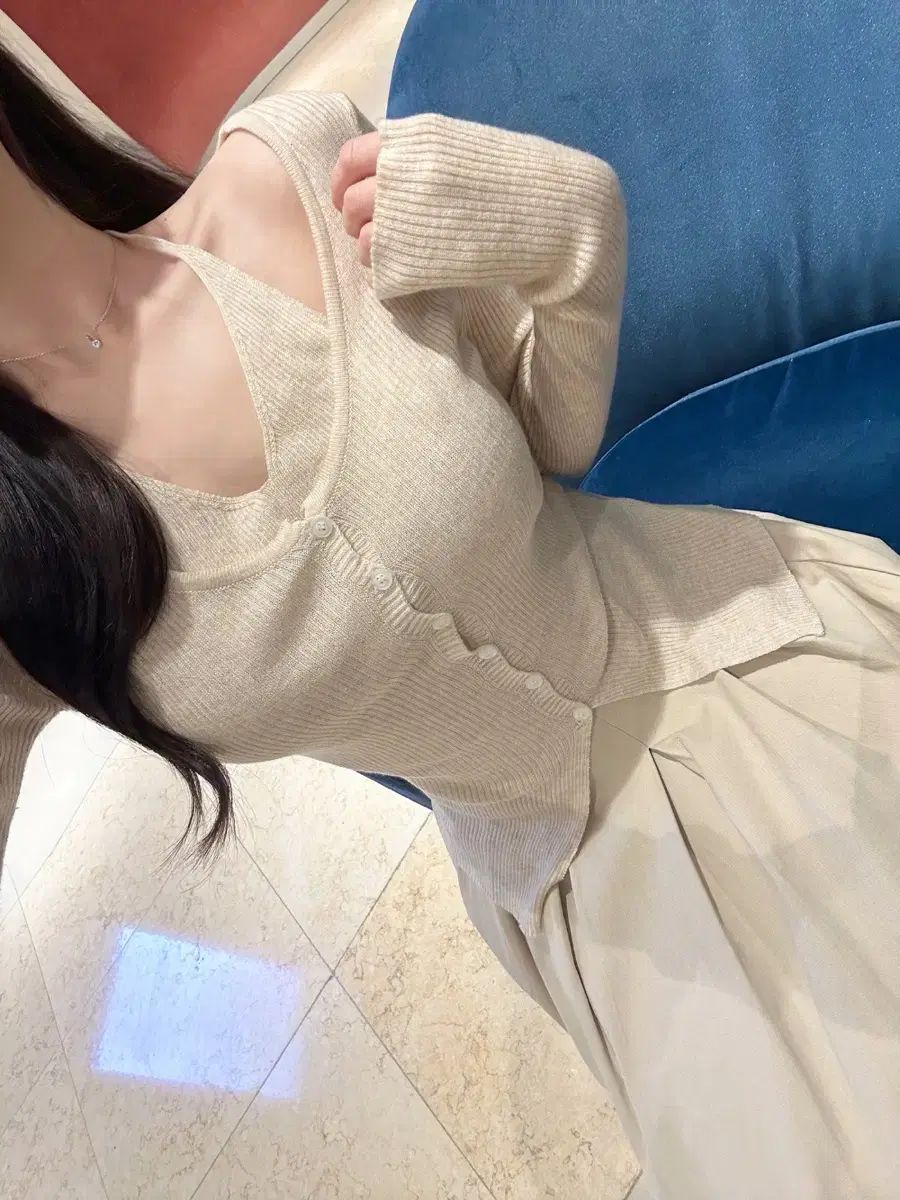 アイボリー ベージュ