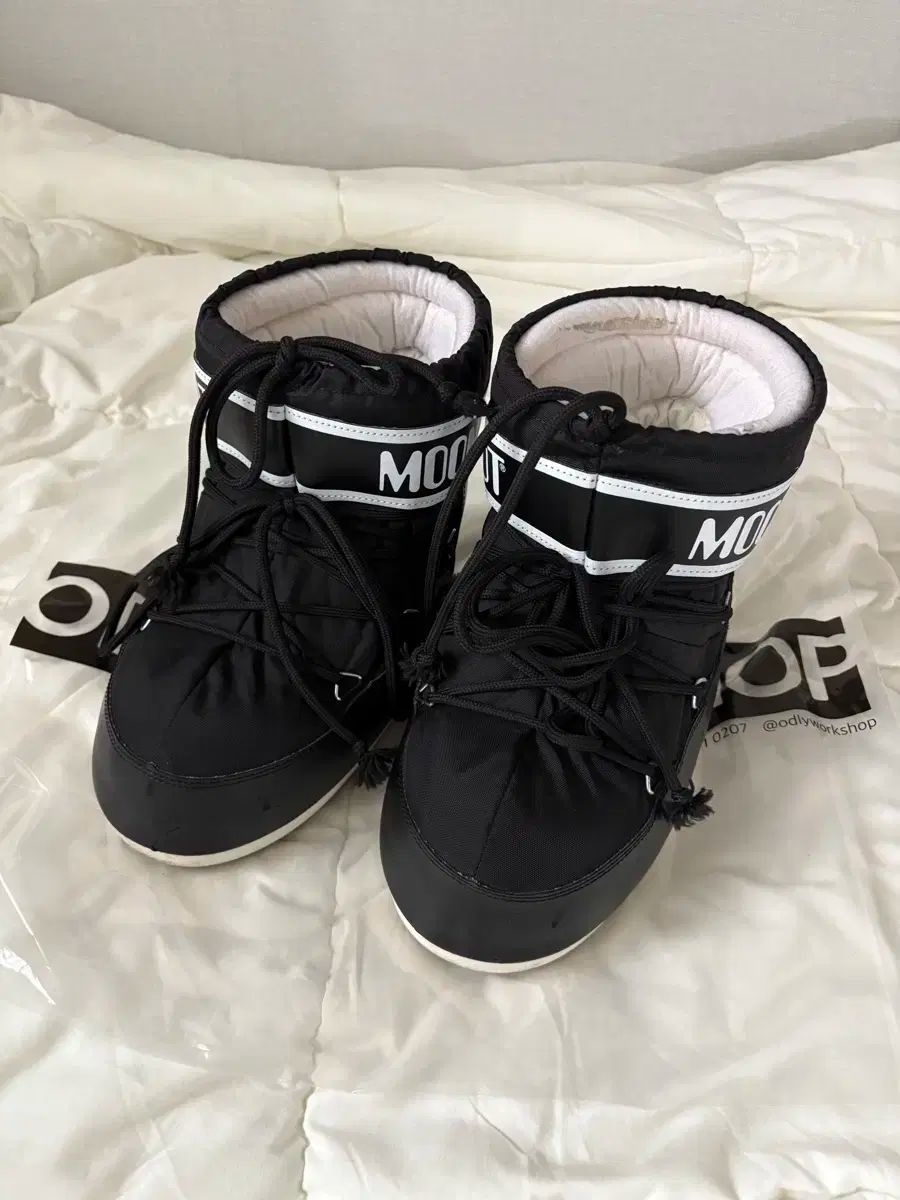 状態良し) MOON BOOT(ムーンブーツ) iKON(アイコン) ブラック