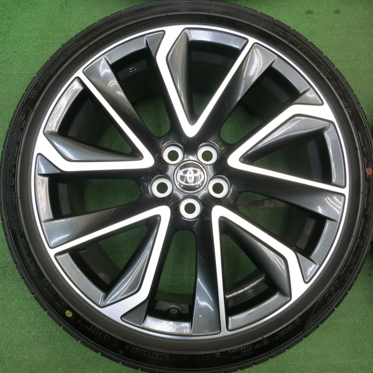 新車外し！23年☆トヨタ カローラ スポーツ GZ 純正 225/40R18