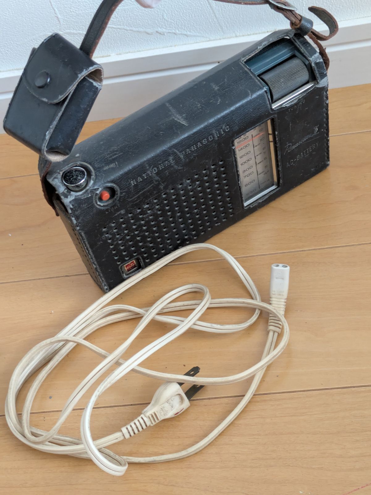 ナショナル　ポータブルラジオ　レトロ 動作未確認 ナショナル Panasonic 8 ポータブルラジオ 昭和