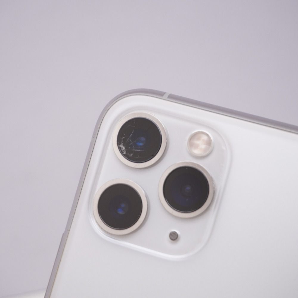 Apple iPhone 11 Pro 64GB シルバー SIMロック解除済み カメラレンズ
