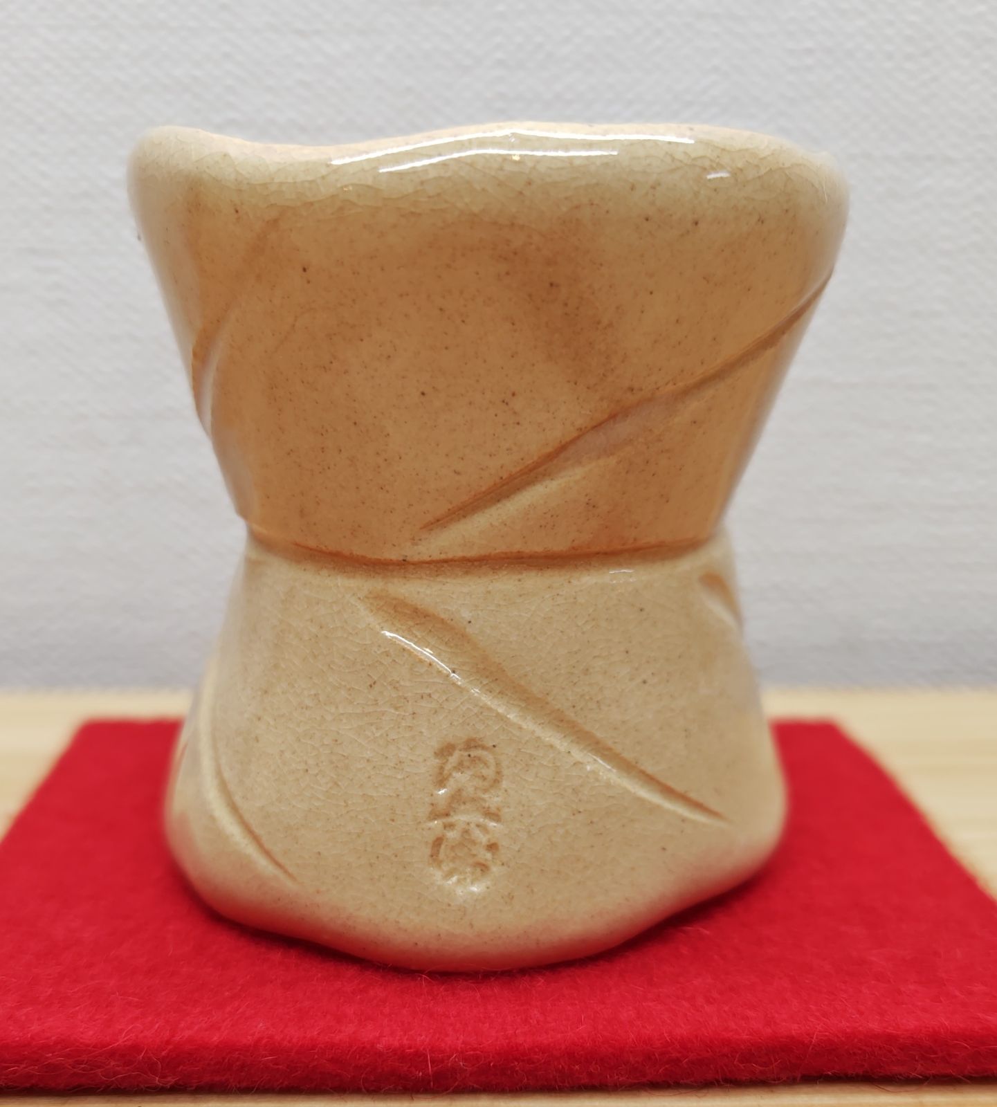 送料込【逢絢亭】茶道具 蓋置 萩焼 一葉蓋置 １３代 田原陶兵衛 共箱入り 逢絢亭】茶道具 蓋置 萩焼 一葉蓋置 13代 田原陶兵衛 共箱入り