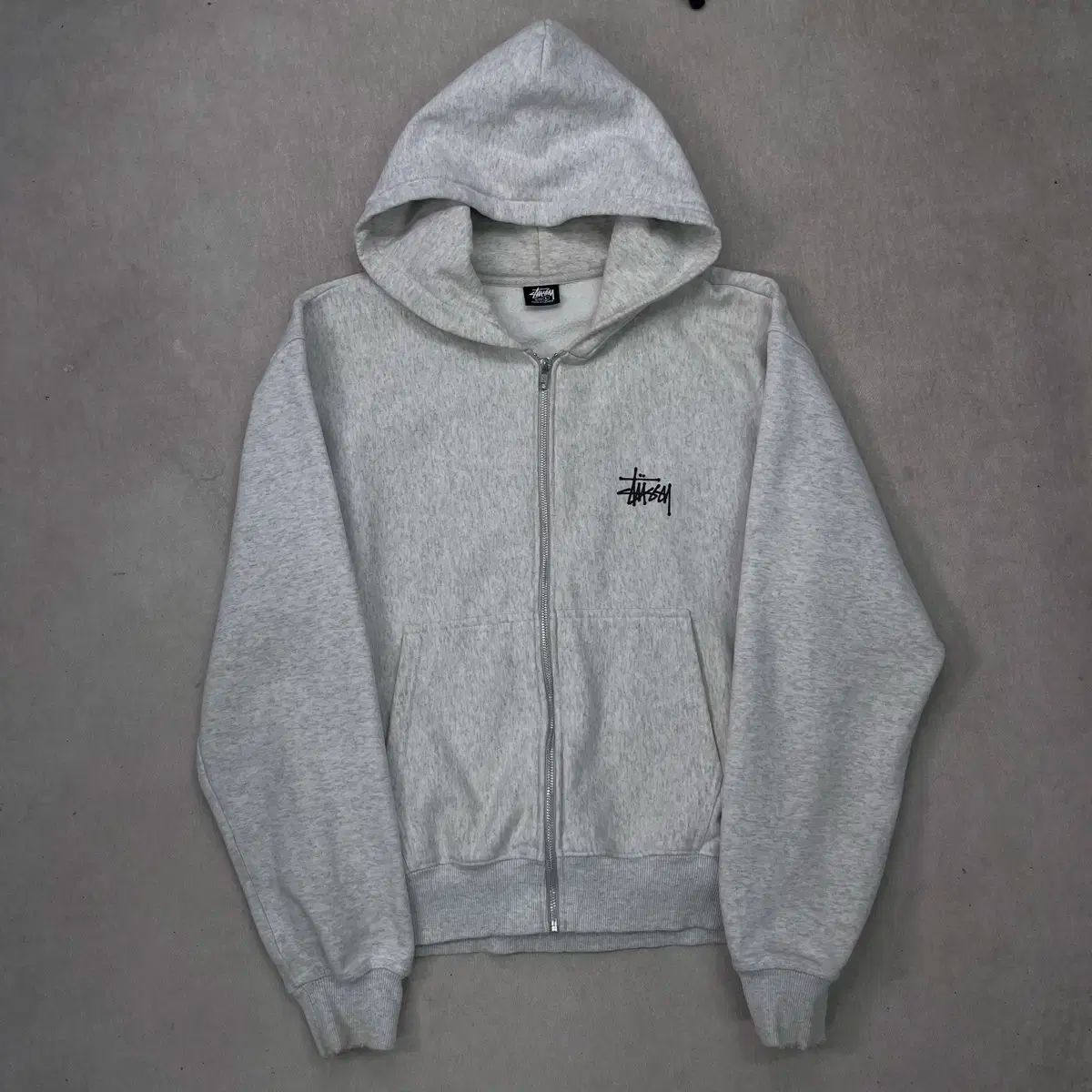 Stussy グレー フード付きパーカー Amazon.co.jp: [ステューシー] ジップアップパーカー 8 BALL ZIP