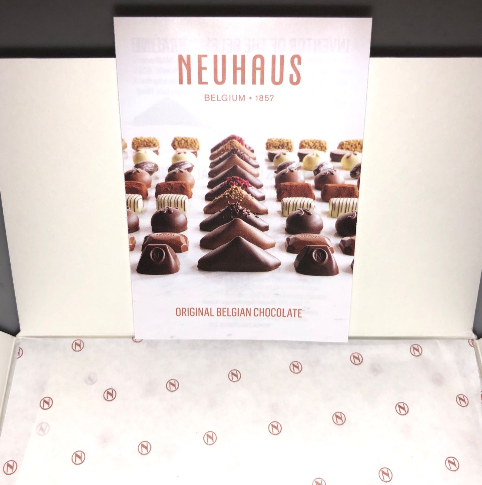 ベルギー 王室御用達ノイハウス Neuhaus チョコレート 500g - Luna